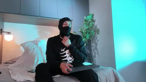 Dustin Sonne online show from September 12, 4:01 am