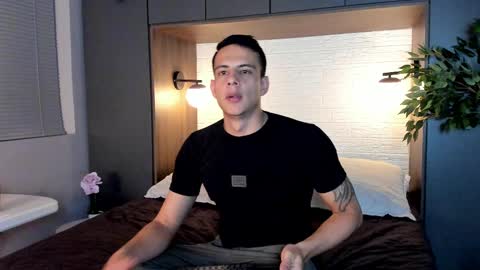 Dustin Sonne online show from December 4, 3:48 am