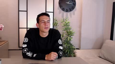 Dustin Sonne online show from December 15, 3:45 am