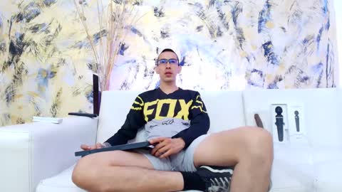 Dustin Dollin online show from February 4, 7:00 pm