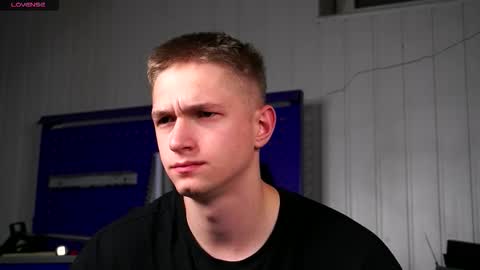 Dustyn online show from November 25, 3:25 pm