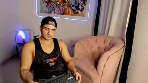 dwayne_esteven10 online show from February 1, 10:08 pm