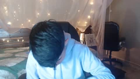 Snapshot of dyla_n18_ chatting on January 27, 11:33 pm dyla_n18_ online show from January 27, 11:33 pm