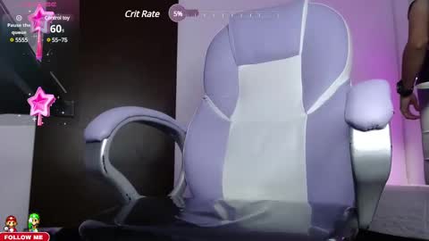 Snapshot of dyla_n18_ chatting on February 12, 12:05 am dyla_n18_ online show from February 12, 12:05 am