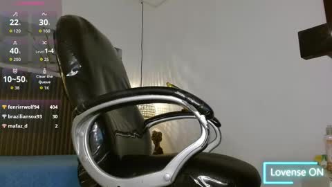 dyla_n18_ online show from December 3, 12:49 am