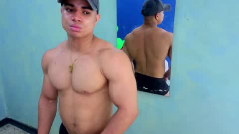 dylanguss online show from December 18, 12:23 pm