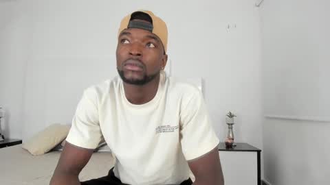 Snapshot of dylantaylor_1 chatting on December 11, 3:04 am Dylan Taylor online show from December 11, 3:04 am