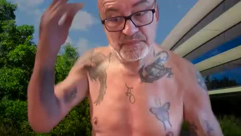 Snapshot of eddelmar chatting on October 20, 6:39 am eddelmar online show from October 20, 6:39 am