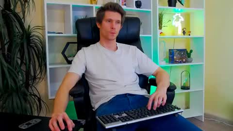 eddie_baker online show from April 16, 9:39 pm