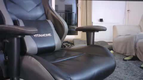 edged biker online show from December 24, 6:28 pm