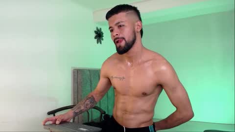 eevil_boys_77 online show from October 2, 12:31 pm