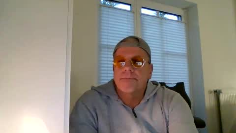 eichelhorn online show from October 16, 4:26 pm