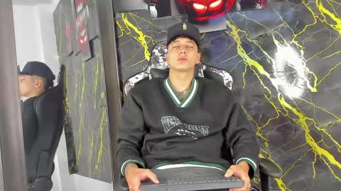 Eithan online show from April 20, 11:46 am