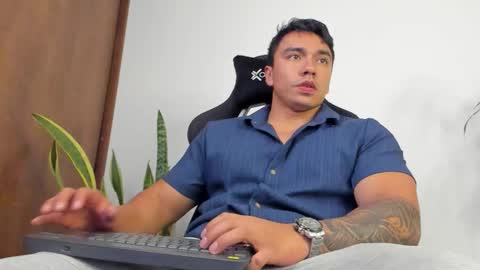 EITHAN CONOR online show from October 7, 1:32 am