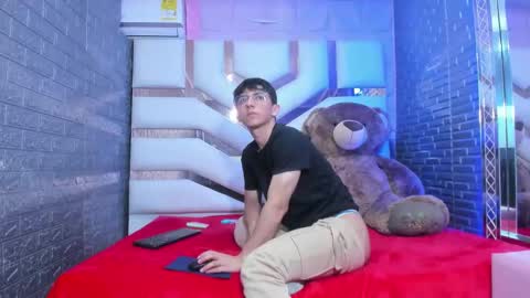 Elan Giralon online show from February 18, 12:53 am