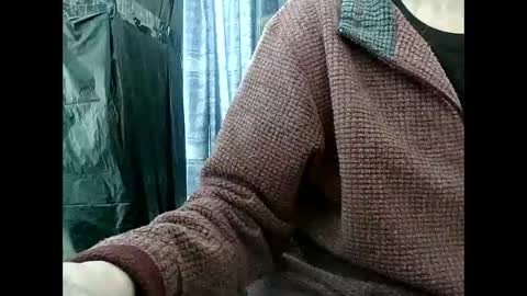 elfyonee online show from January 10, 10:06 am