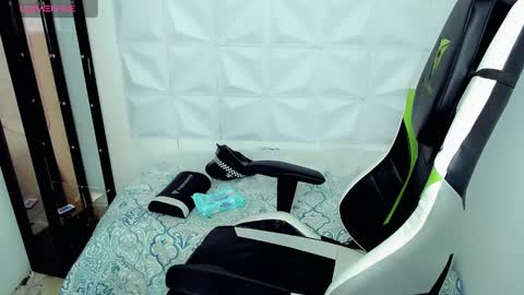 bby-santy online show from December 11, 1:00 pm