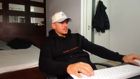 ElijahThorne online show from February 9, 5:45 am