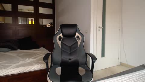 ElijahThorne online show from February 7, 10:00 am