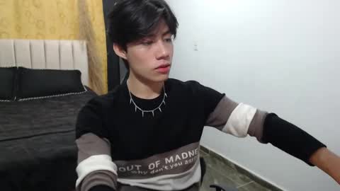 Snapshot of elio_collem chatting on December 15, 8:52 am ELIO online show from December 15, 8:52 am