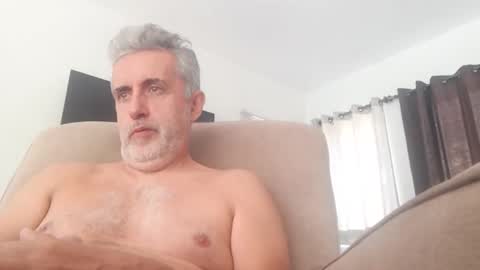 Snapshot of elmejorfvb2 chatting on October 21, 4:32 pm fer online show from October 21, 4:32 pm