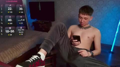 emveeboy96 online show from May 2, 4:26 am