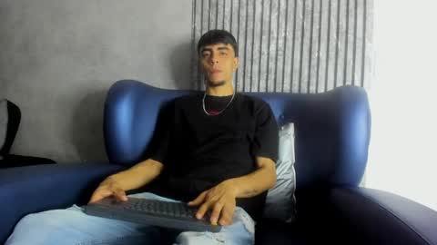 endrick_23 online show from April 19, 3:39 am