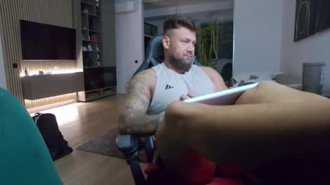 Erik online show from September 11, 8:19 pm