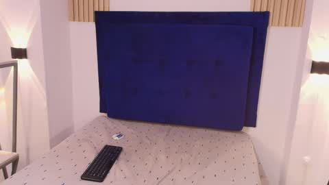 Enyer Twin online show from April 1, 1:41 pm