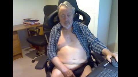 erasmus_d online show from March 17, 6:21 pm