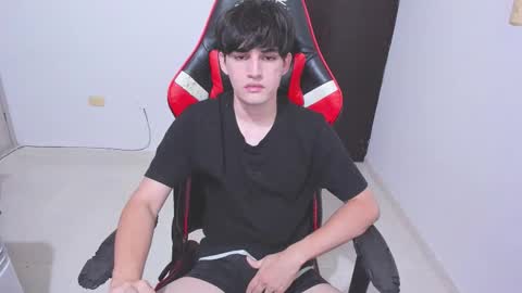 eren_tatakae online show from December 16, 2:29 am