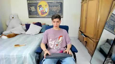 erick_de_rossee online show from December 18, 6:48 pm