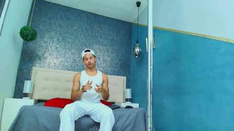   online show from November 8, 5:32 am