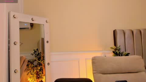 eros_becker_ online show from April 8, 4:57 am