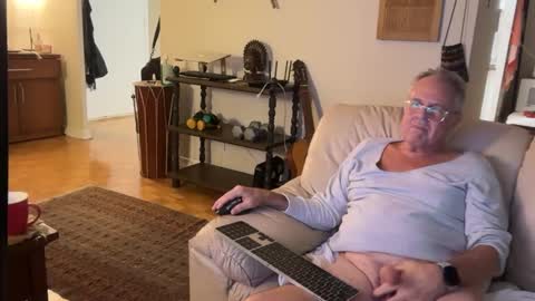 eros online show from September 24, 5:51 am