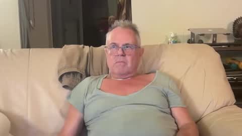 eros online show from October 19, 1:32 am