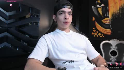 Snapshot of eryonbradley chatting on October 16, 11:29 am Eryon online show from October 16, 11:29 am