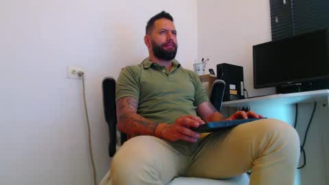 esteban online show from March 30, 1:34 pm