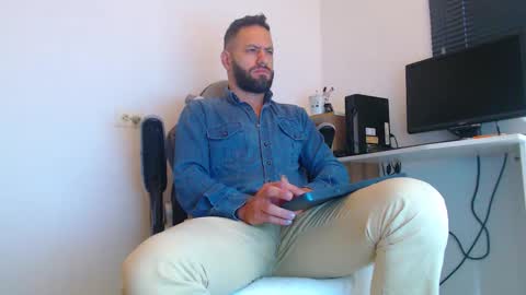 esteban online show from February 16, 1:31 pm