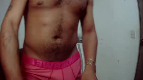 Snapshot of esteban_verg chatting on October 22, 3:43 am wailer1996 online show from October 22, 3:43 am