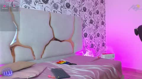 estefan_tay online show from March 3, 7:16 am