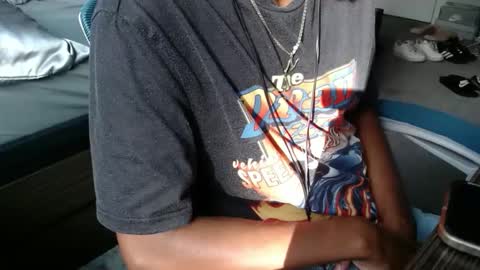 Snapshot of estessaid chatting on October 3, 9:09 pm 94Bottles online show from October 3, 9:09 pm