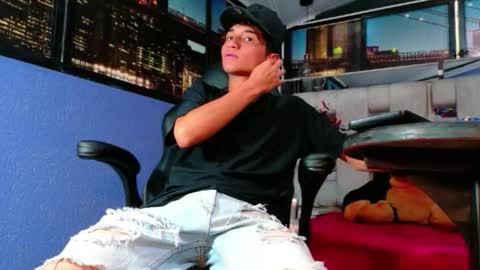 estevenbrown1 online show from March 3, 1:18 pm