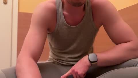 Tom online show from September 8, 11:04 pm