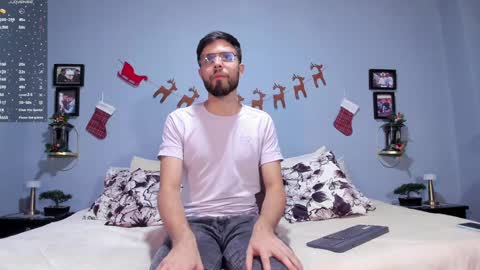 ADAM TAYLOR  ETHAN CAMBAL INDEPENDENT MODELS online show from December 7, 1:58 am