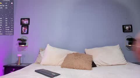 ADAM TAYLOR  ETHAN CAMBAL INDEPENDENT MODELS online show from January 9, 2:33 am