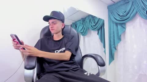 Ethan online show from December 30, 11:06 pm