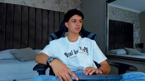 ethanlowell online show from November 18, 11:15 pm