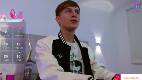 evan_tay online show from April 2, 3:04 am