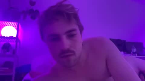 Ewan Dewitt online show from September 21, 7:52 am